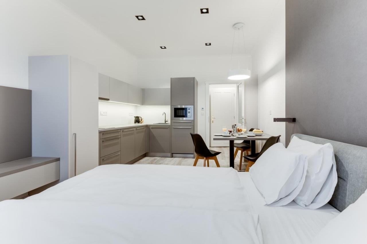 Lampi Otel Prag