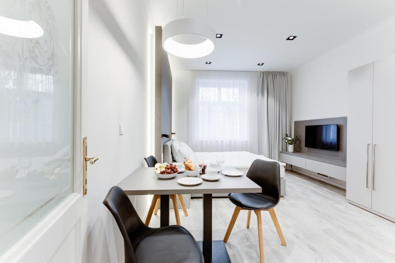 Lampi Otel Prag