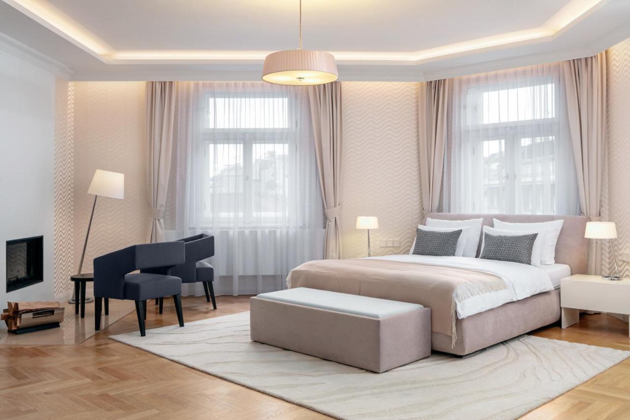Revolucni Old Town Apartment *