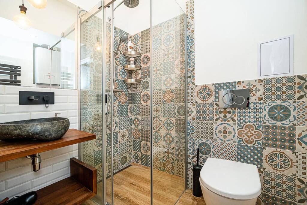 Appartement Elegant, Modern, 2-bed Flat By Museum Of *