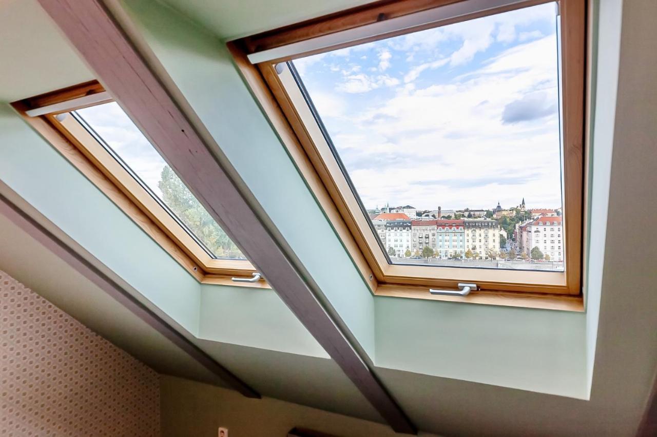 Appartement Attic On Waterfront / View / Netflix Prague