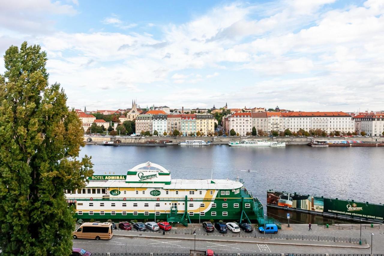 Attic On Waterfront / View / Netflix Appartement Prague