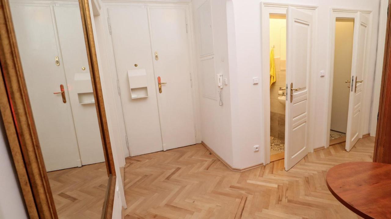 Séjour chez l'habitant & Parking Assistance *