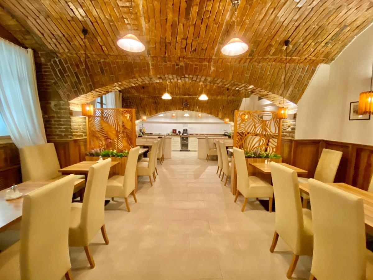 Hotel Liliova Old Town 4*