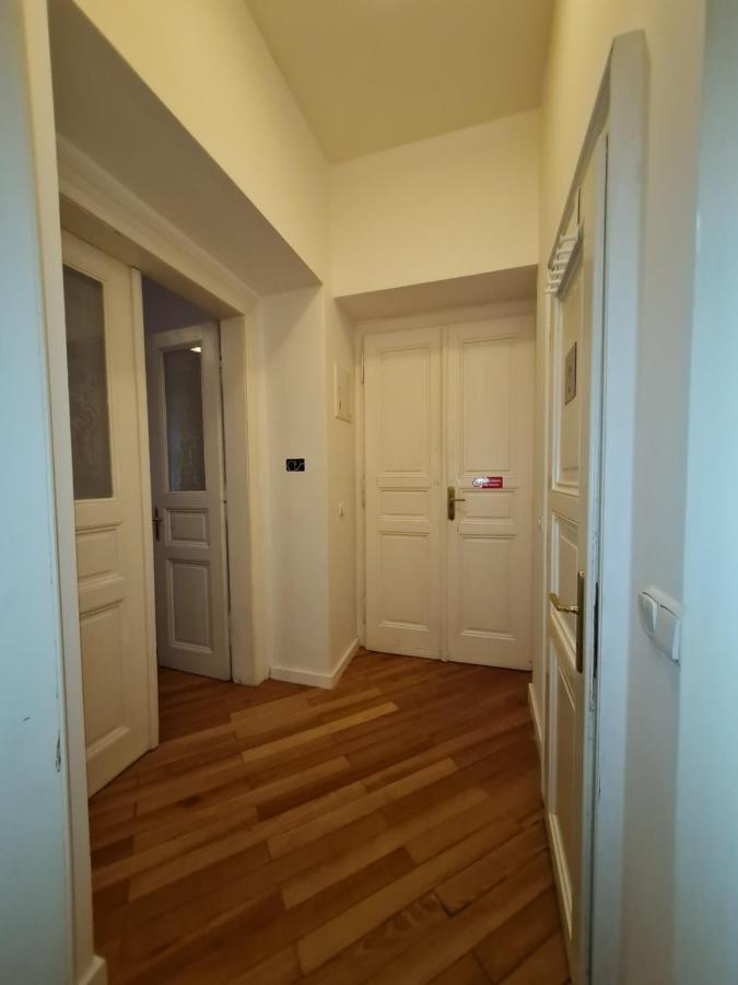 Apartment Astronomical Clock *