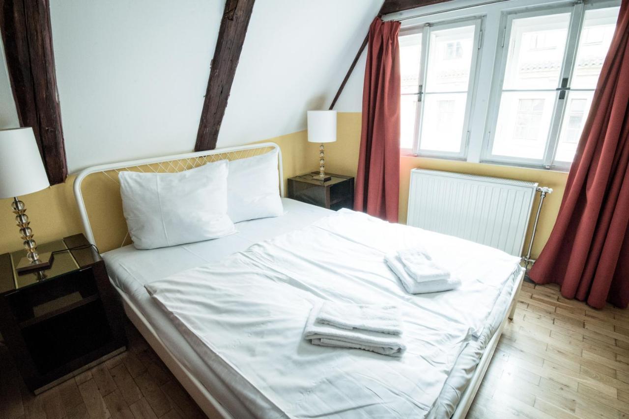 Charles Bridge & Albergue