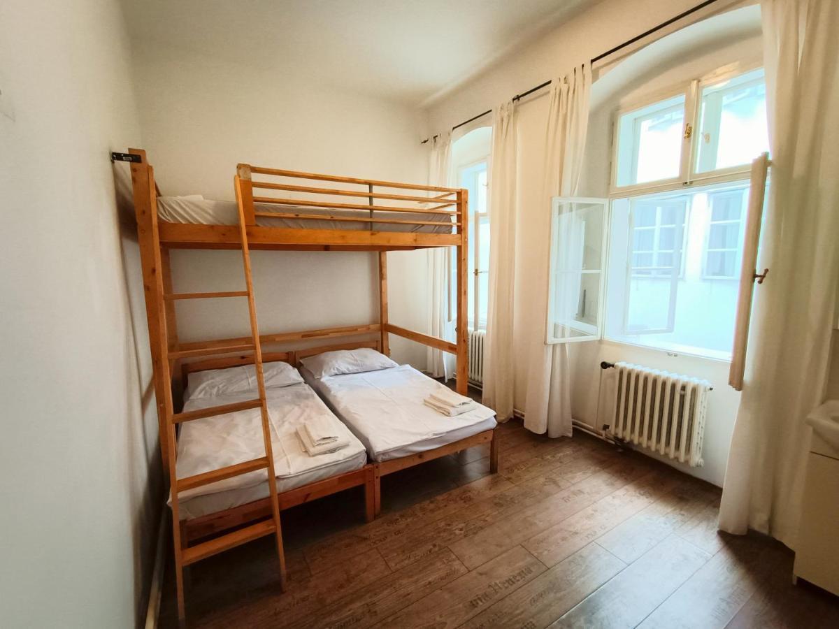 Charles Bridge & Albergue
