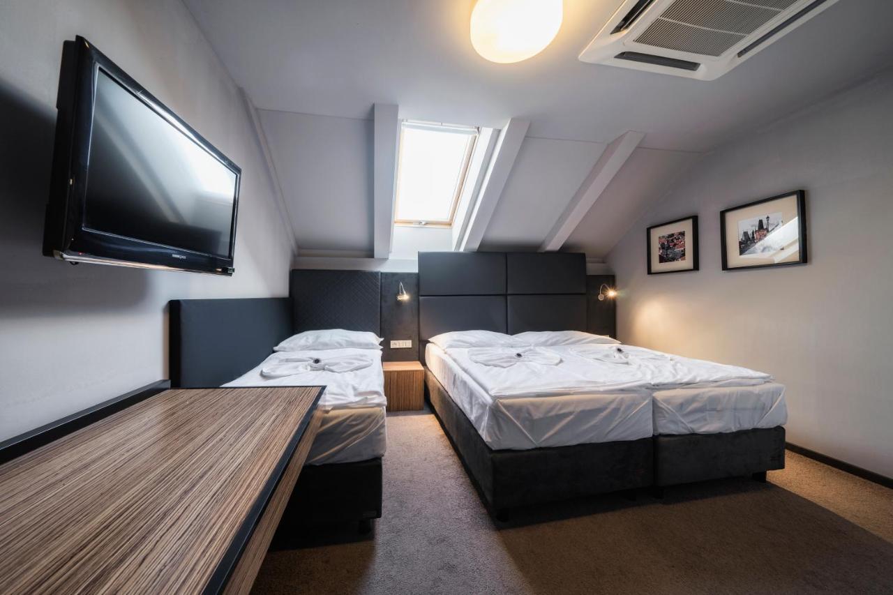 Hotel Noir 4*