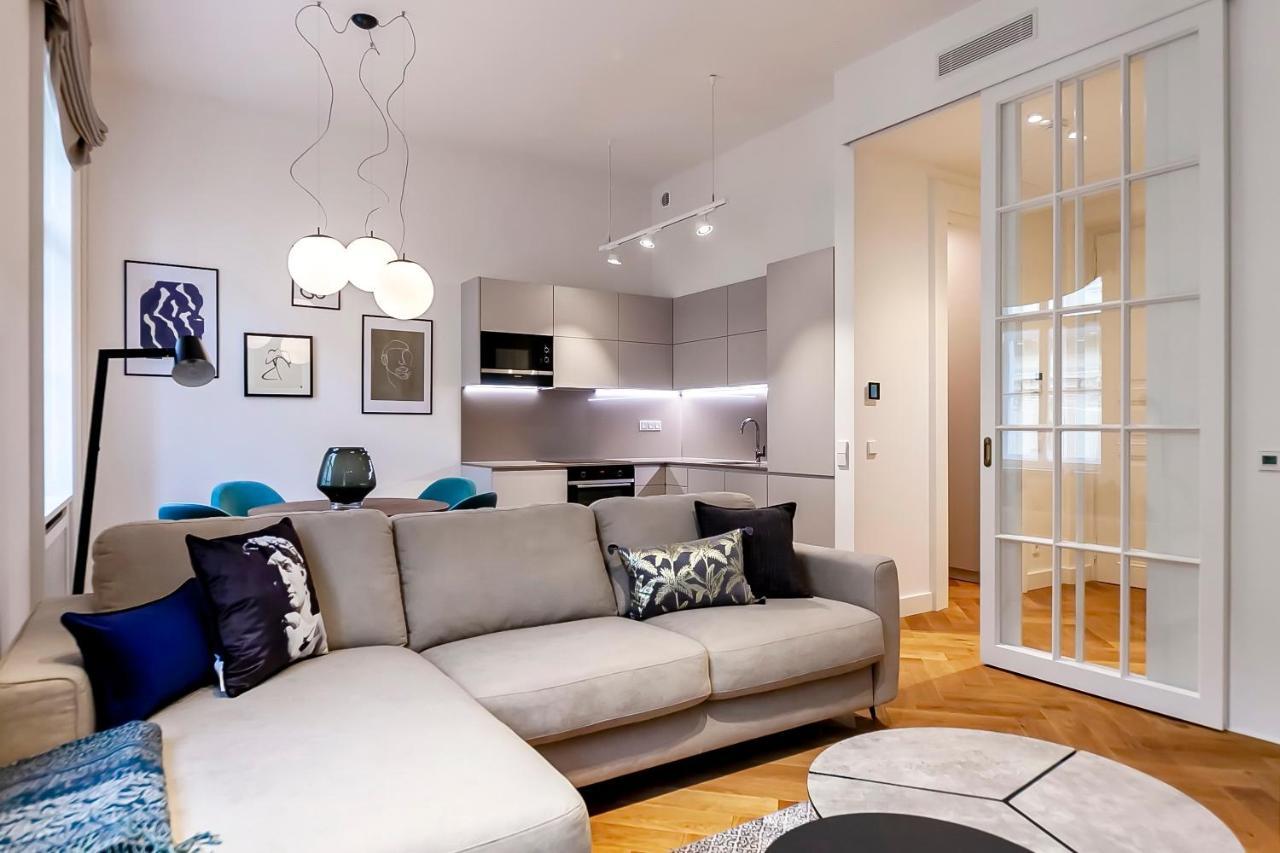 Luxury In The Centre Apartment