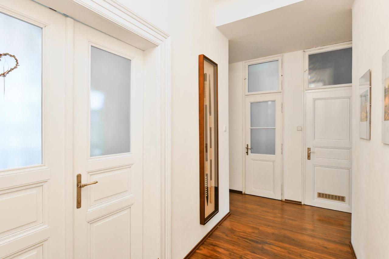 Comfort Central Apartment, 4bdrm, 2bthrm * Prague