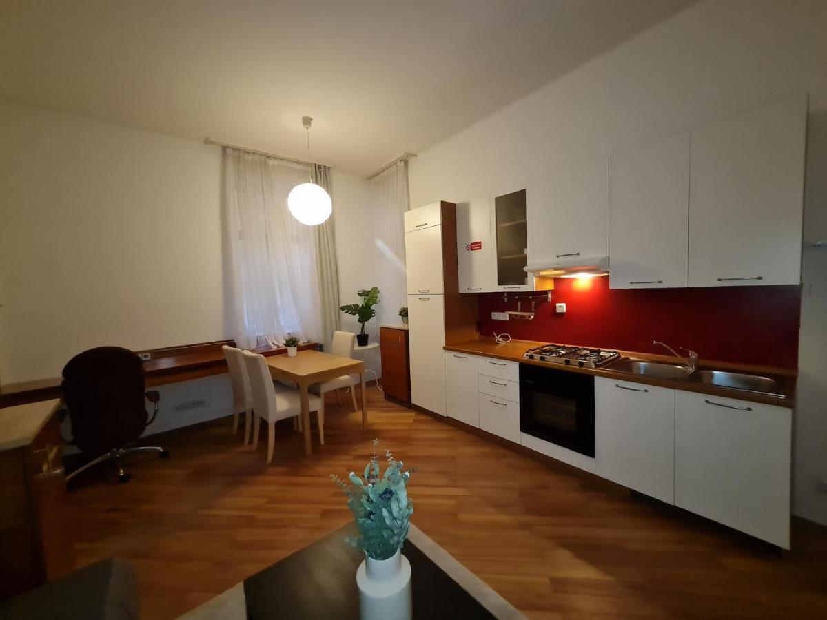 Apartment Astronomical Clock *