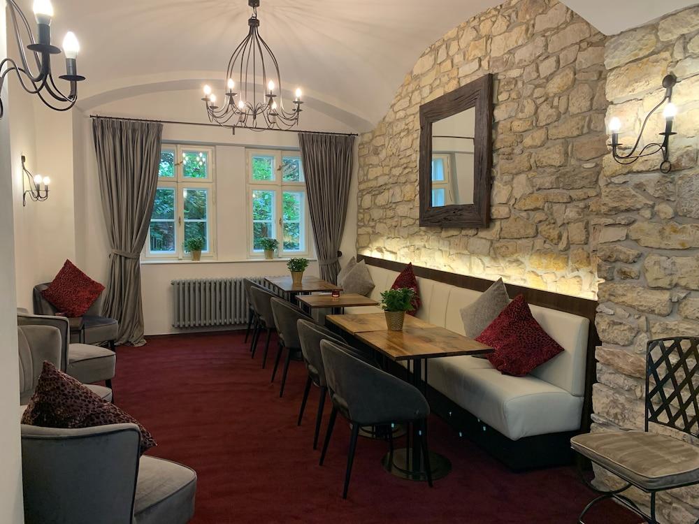 Agnes Hotel