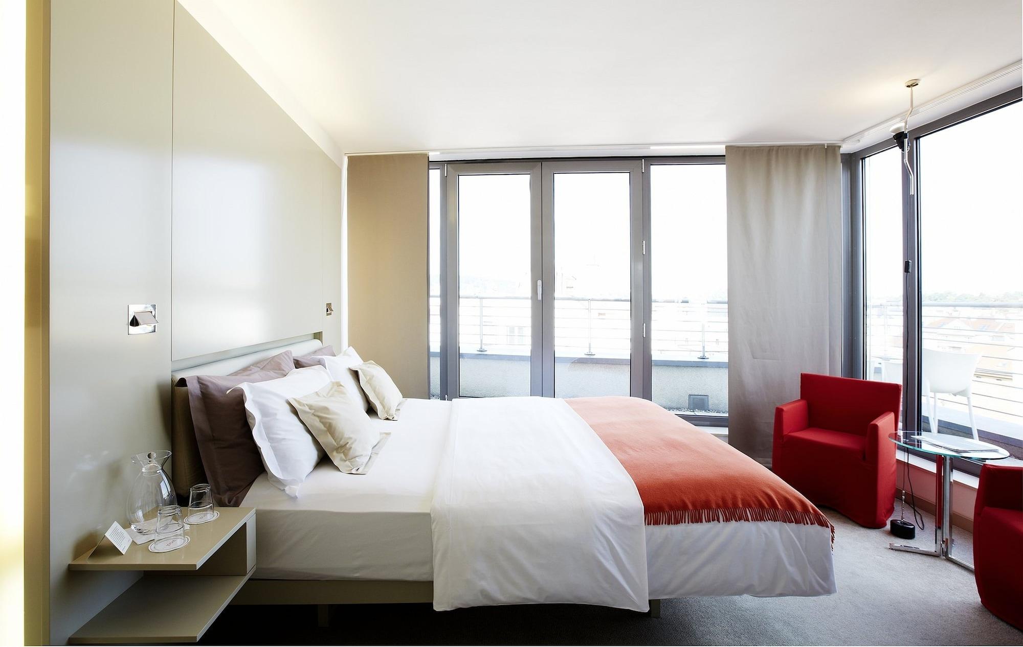 Josef Hotel 4*