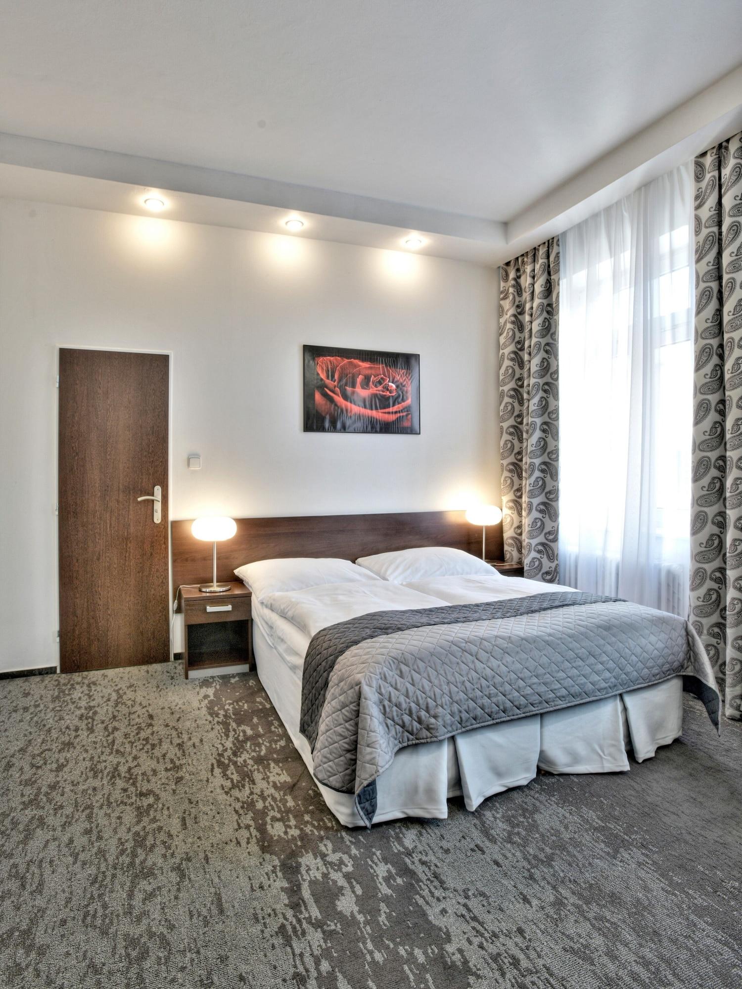 Royal Plaza 3* Prague
