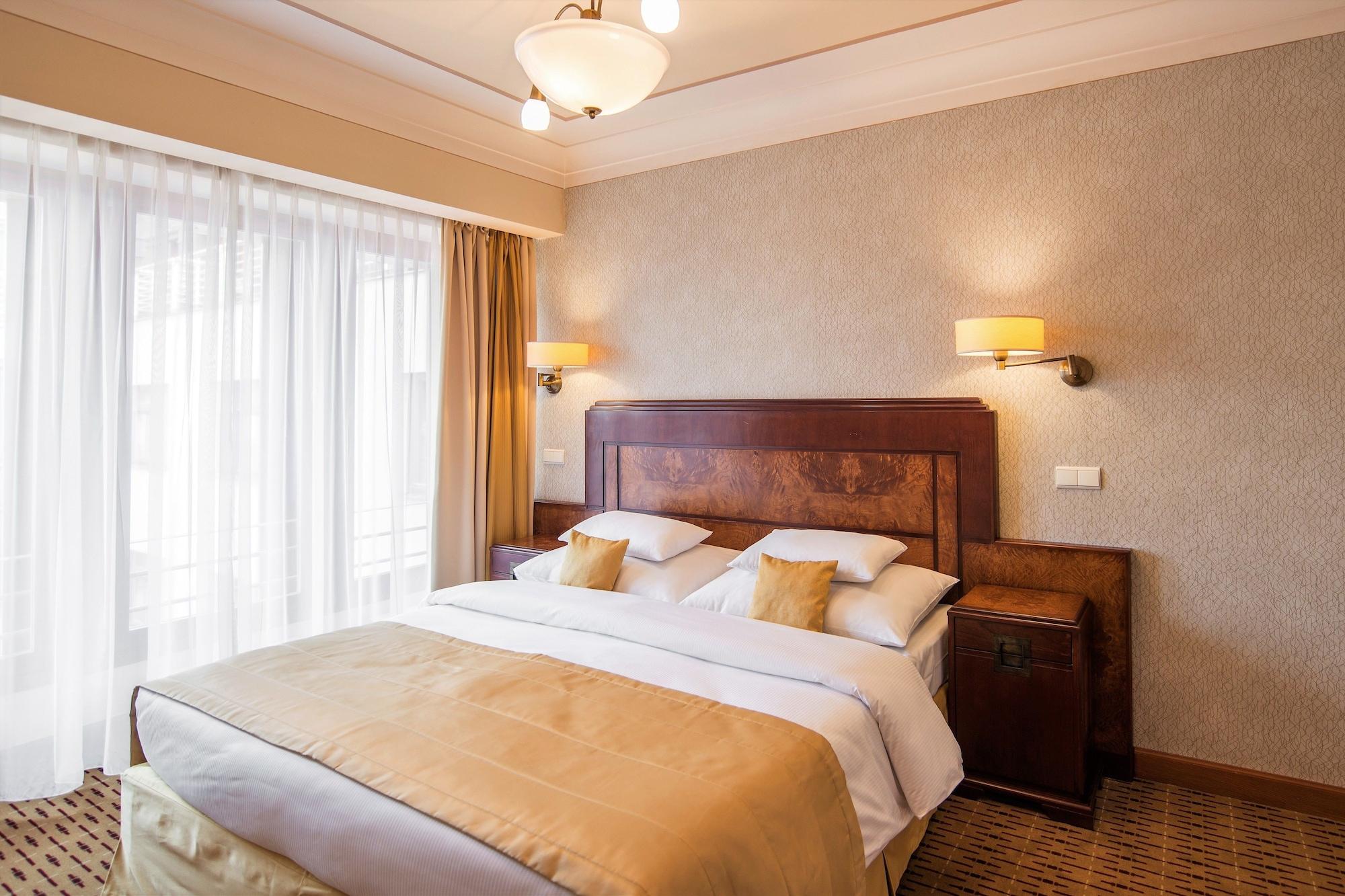 Hotel Majestic Plaza