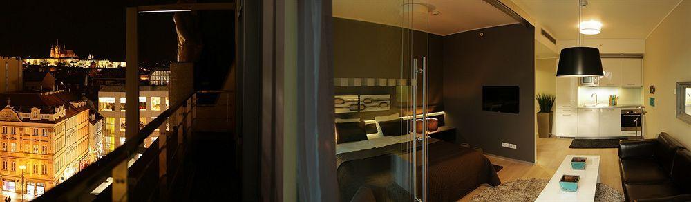 Wenceslas Square Terraces Apartment *