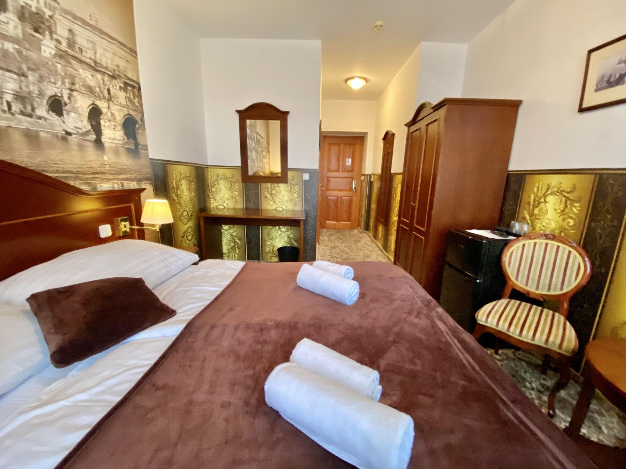 Hotel Liliova Old Town 4*