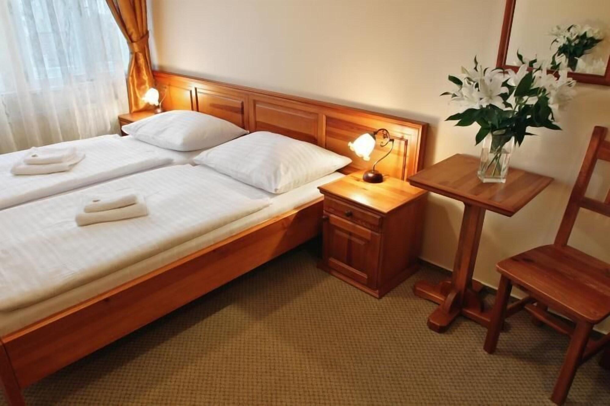 Liliova Old Town Hotel