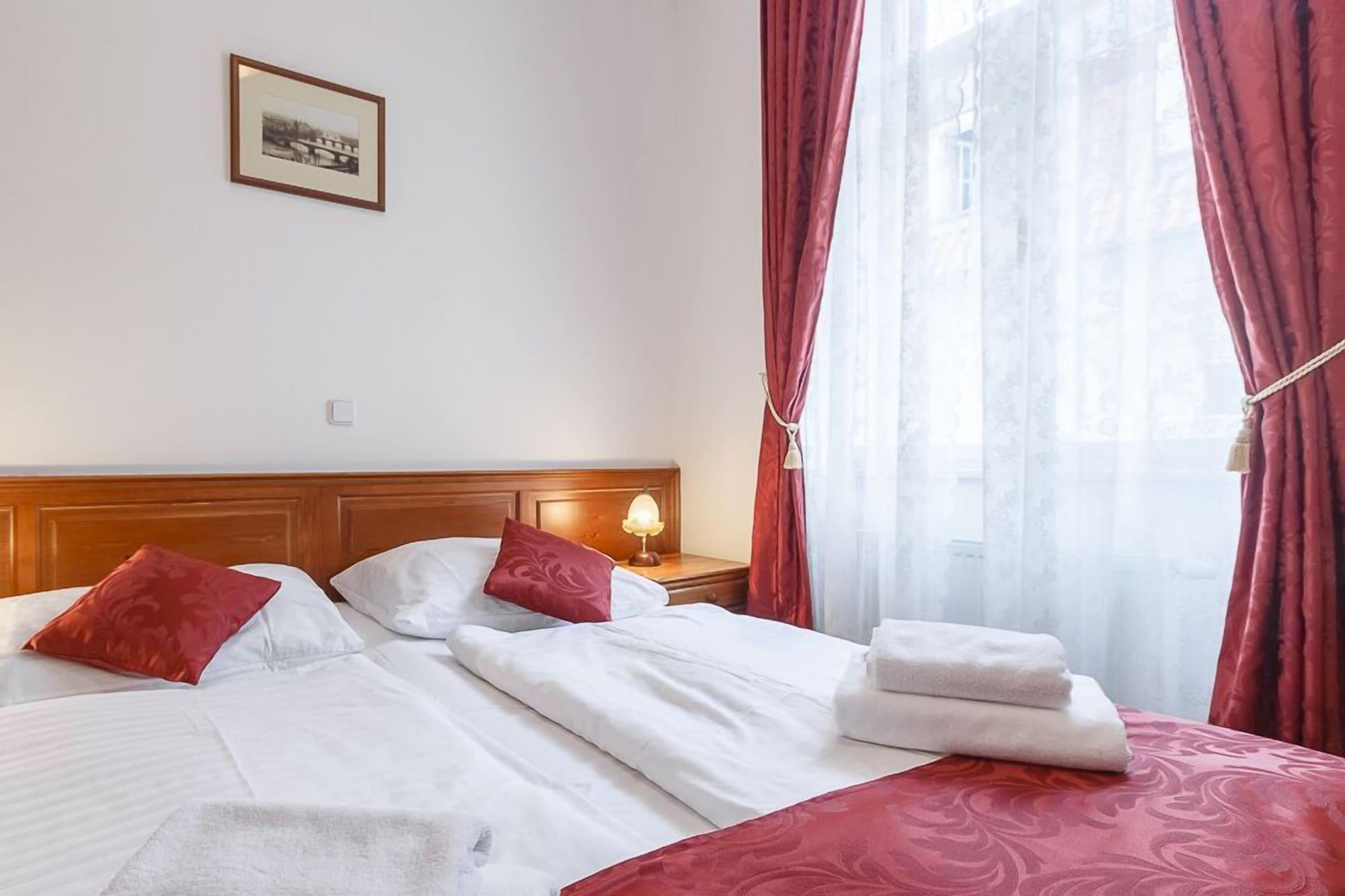 Liliova Old Town Hotel 4*