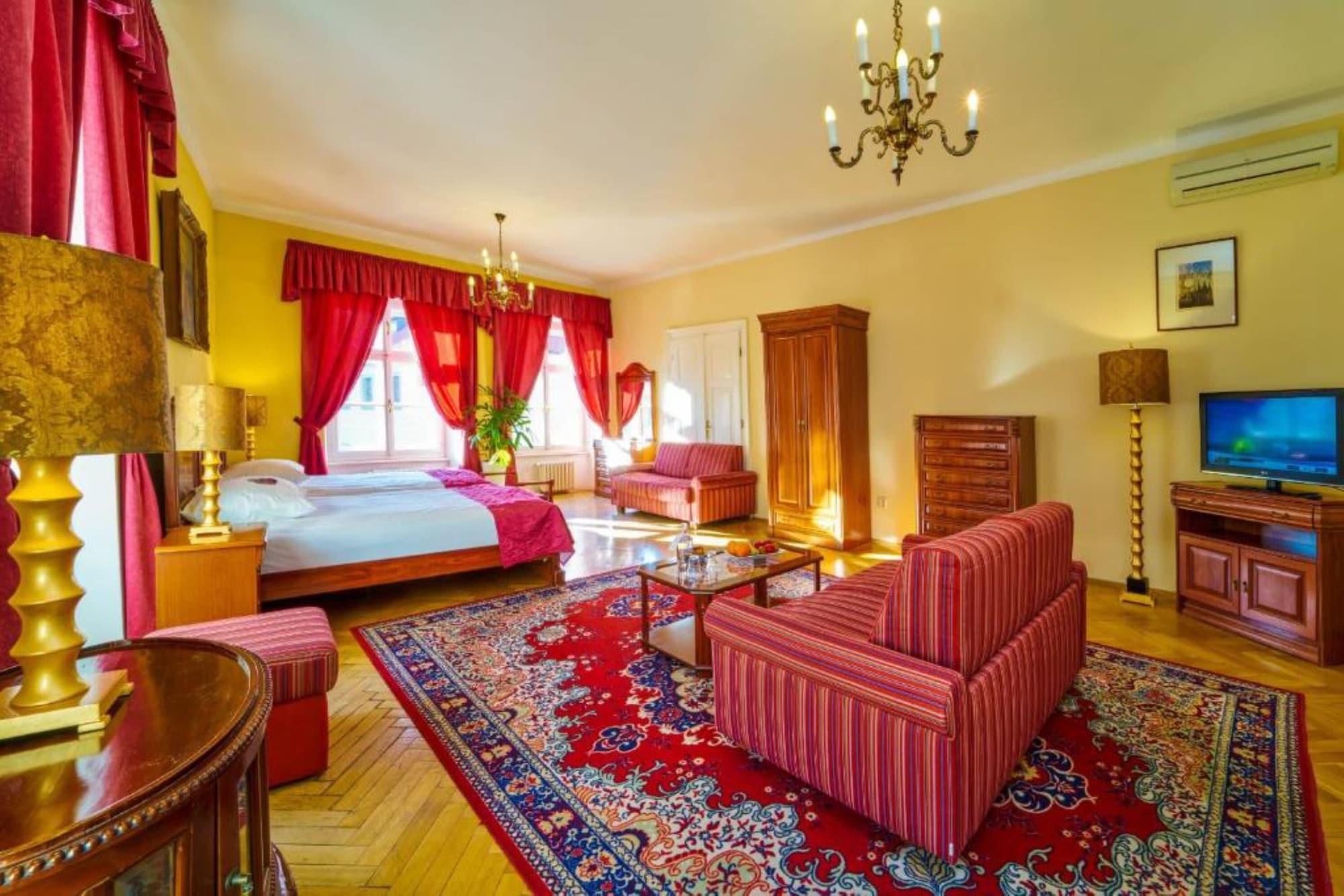Josephine Old Town Square - Czech Leading Otel