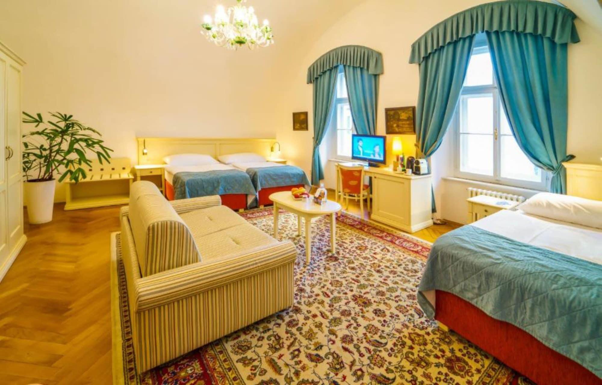 Josephine Old Town Square - Czech Leading Otel 4*