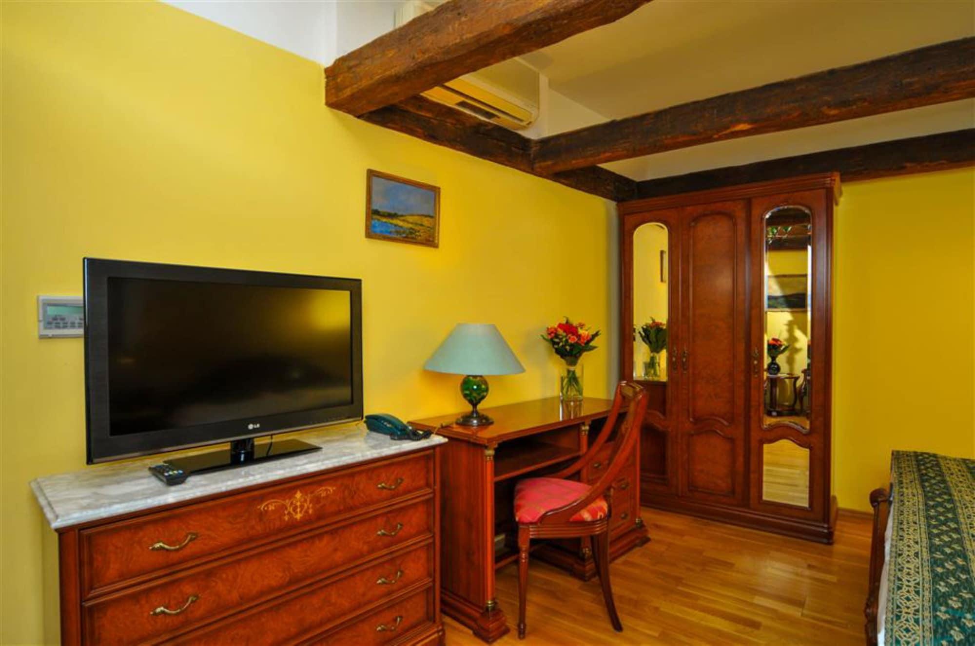 Otel Josephine Old Town Square - Czech Leading