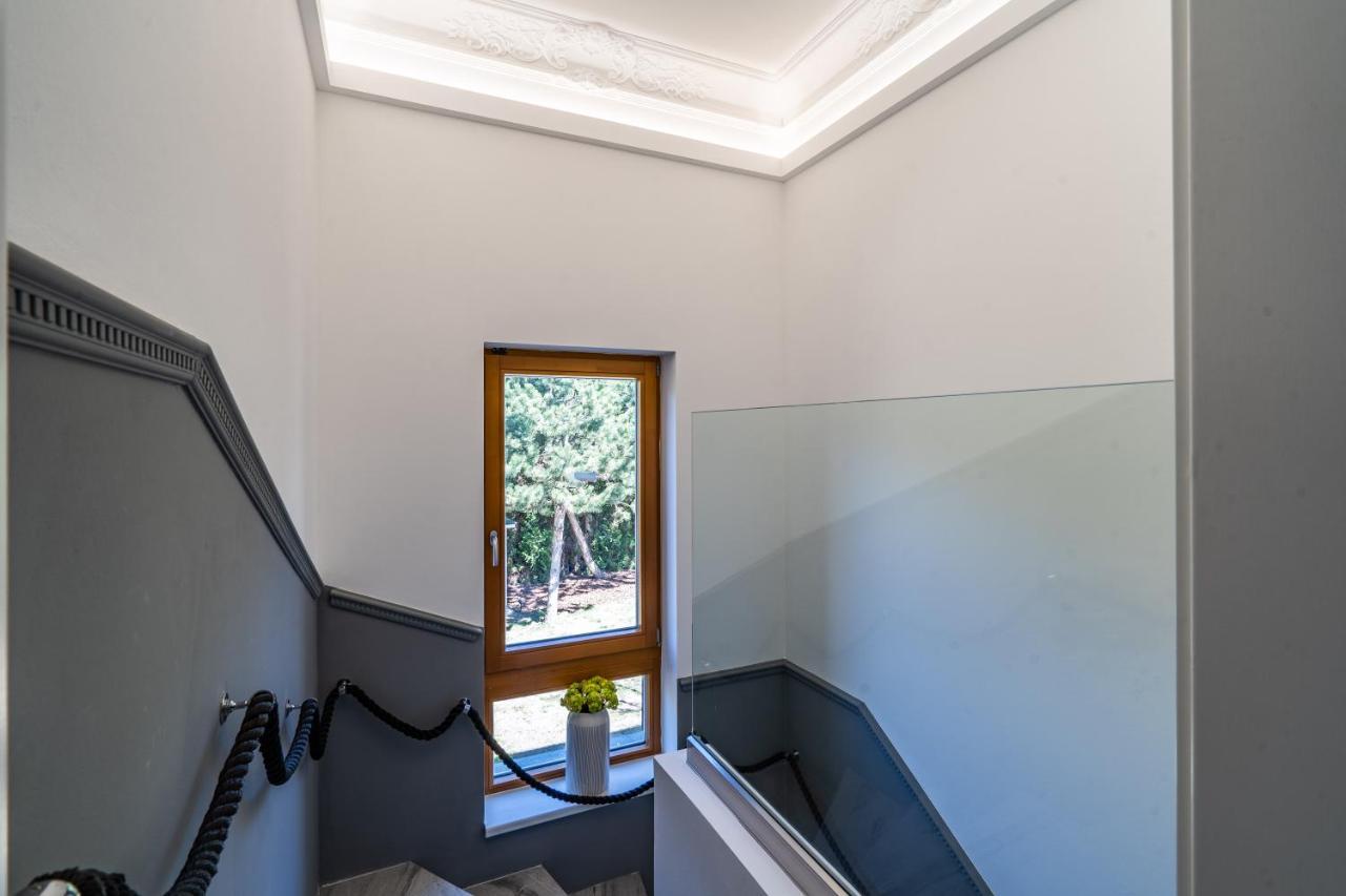 Serenity With Garden Jacuzzi Villa *
