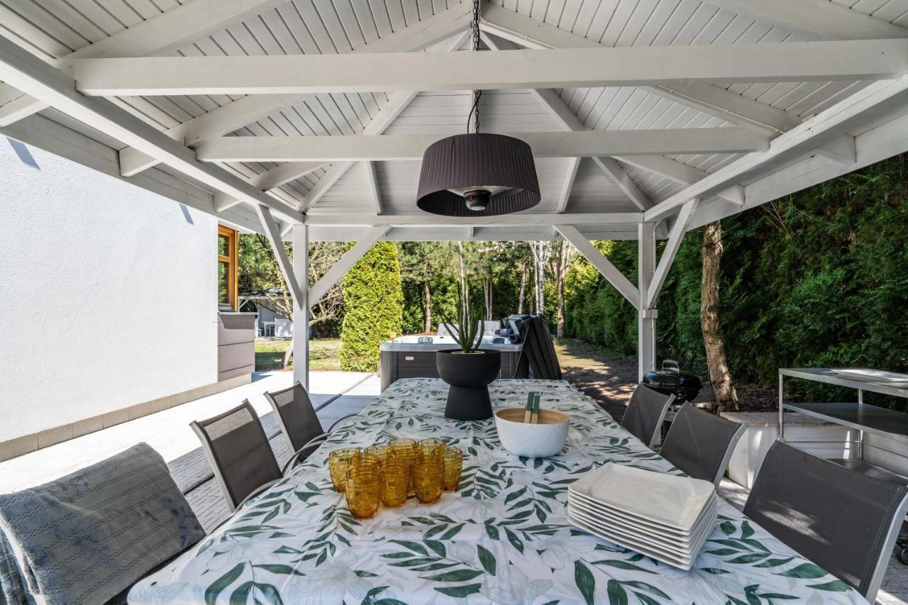 Serenity With Garden Jacuzzi