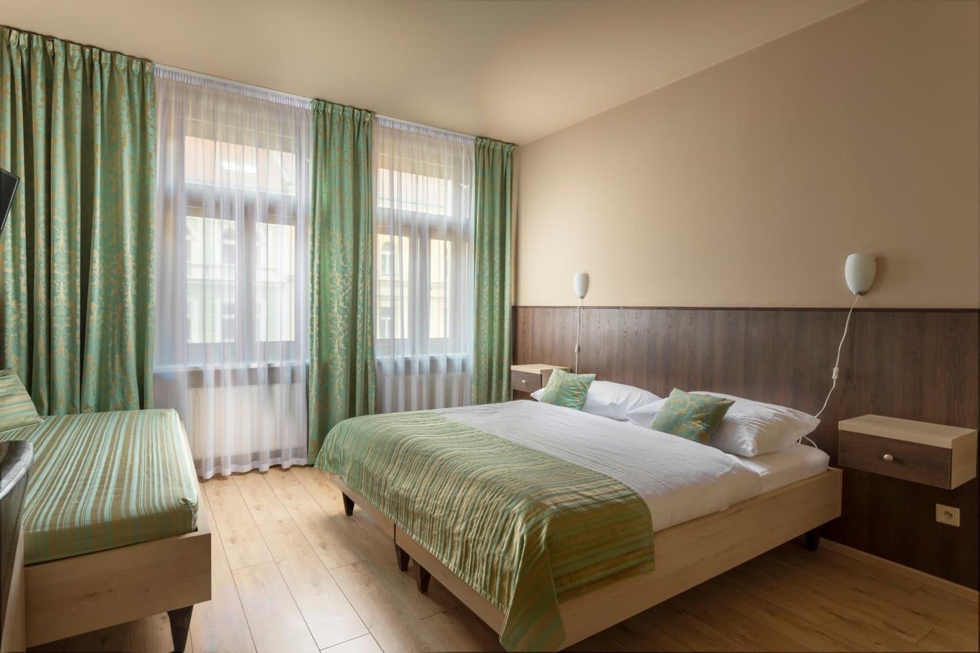 Superior Hotel 3*