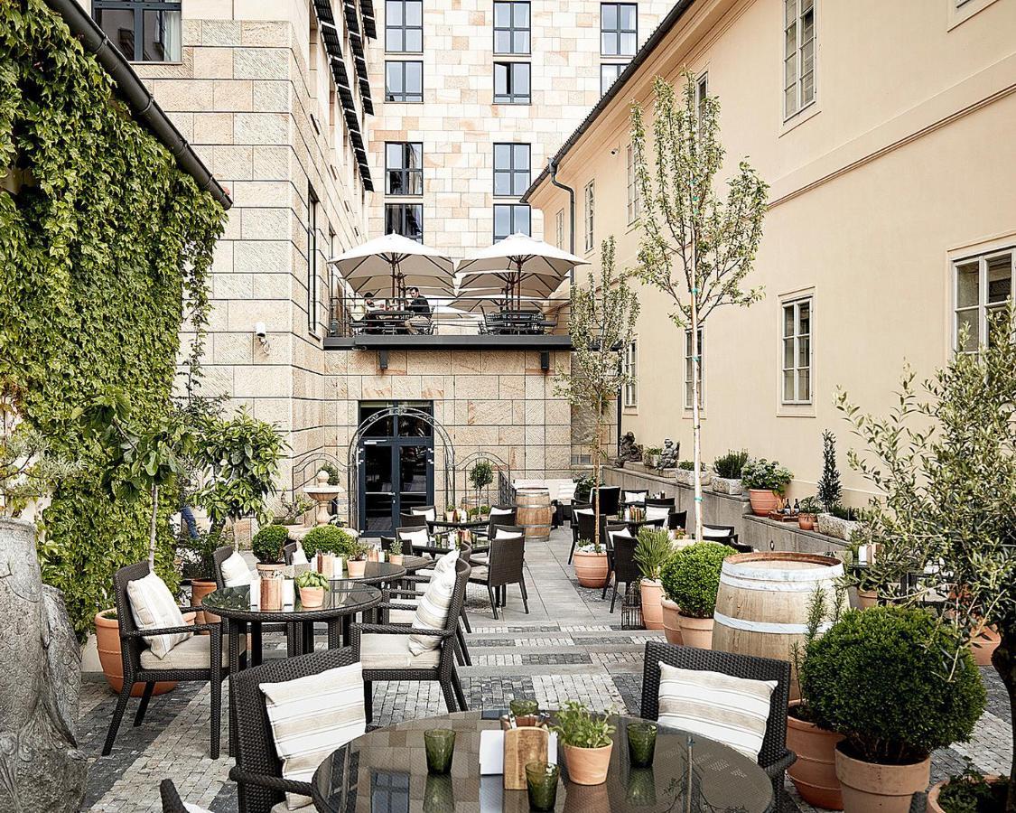 Four Seasons 5* Prague