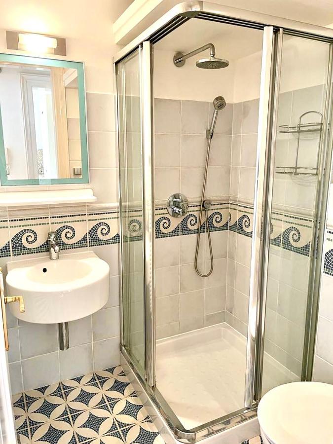 Charles Bridge Apartment Prague