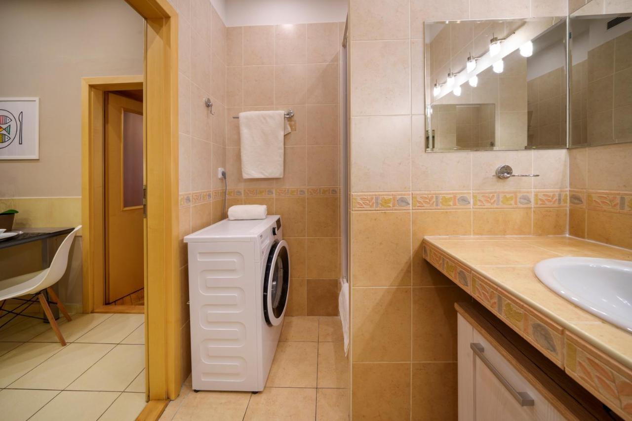 Dlouha With Balcony Apartment