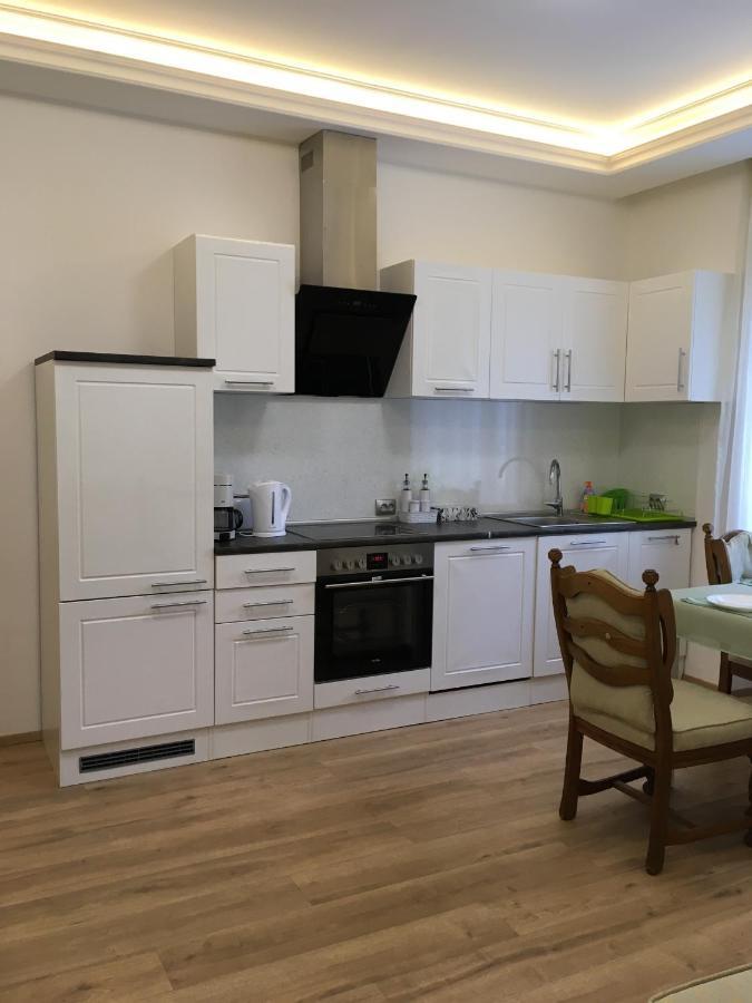 Diplomat Homestay *