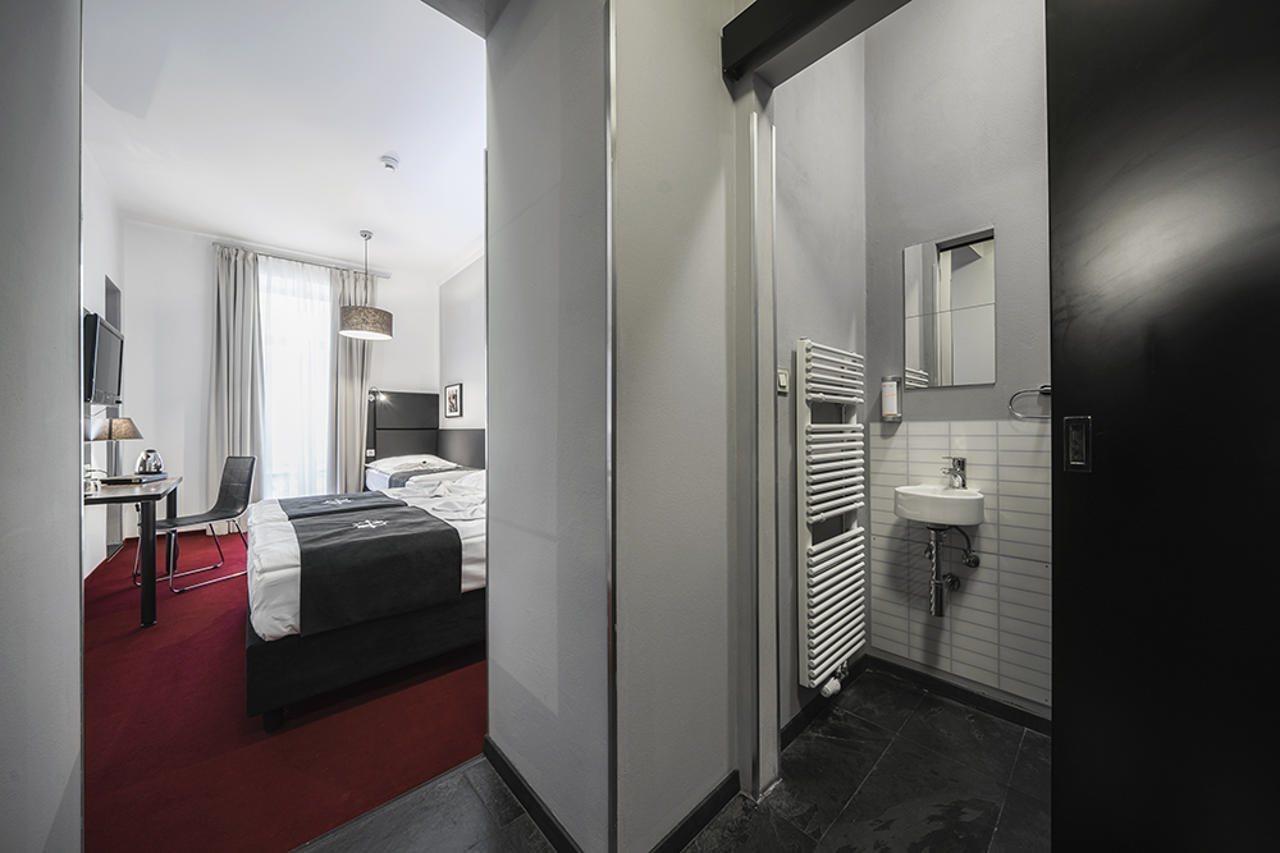 Noir Hotel 4*