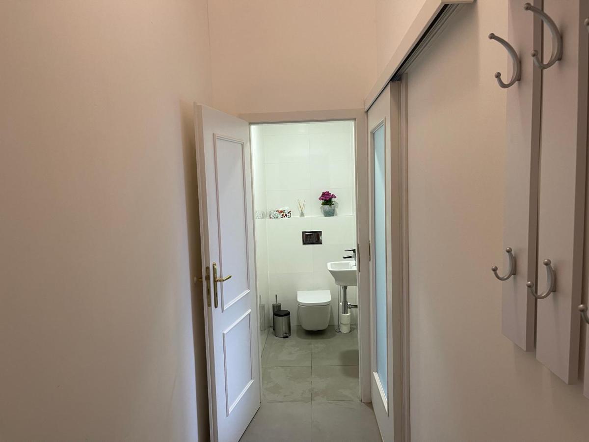 Luxurious Studio Casa Royal Apartment *