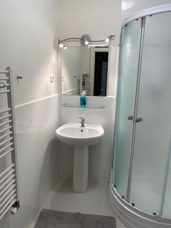 Apartment Large 3 Bedroom Family With Balcony Prague