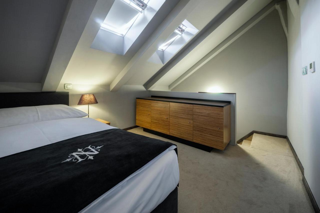 Hotel Noir 4*