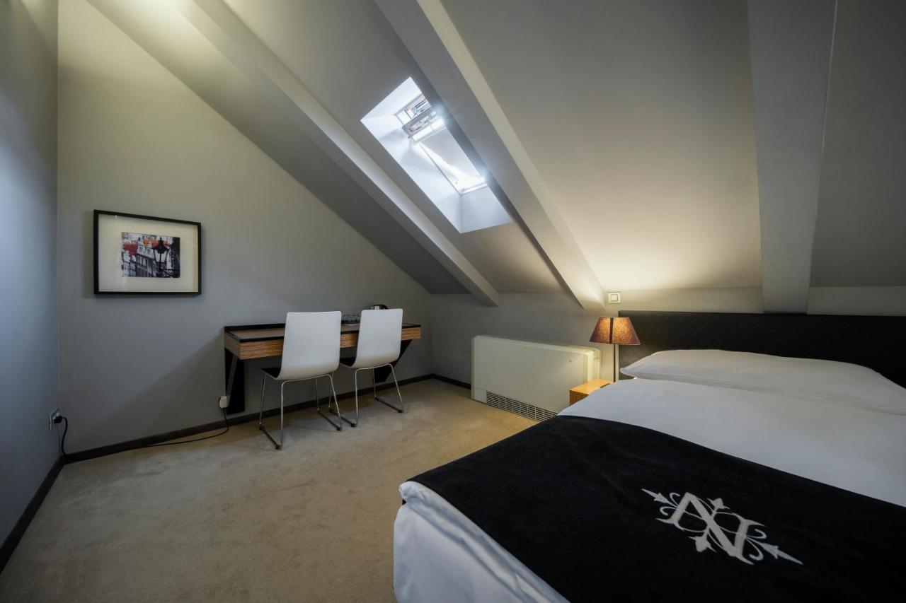 Hotel Noir 4*