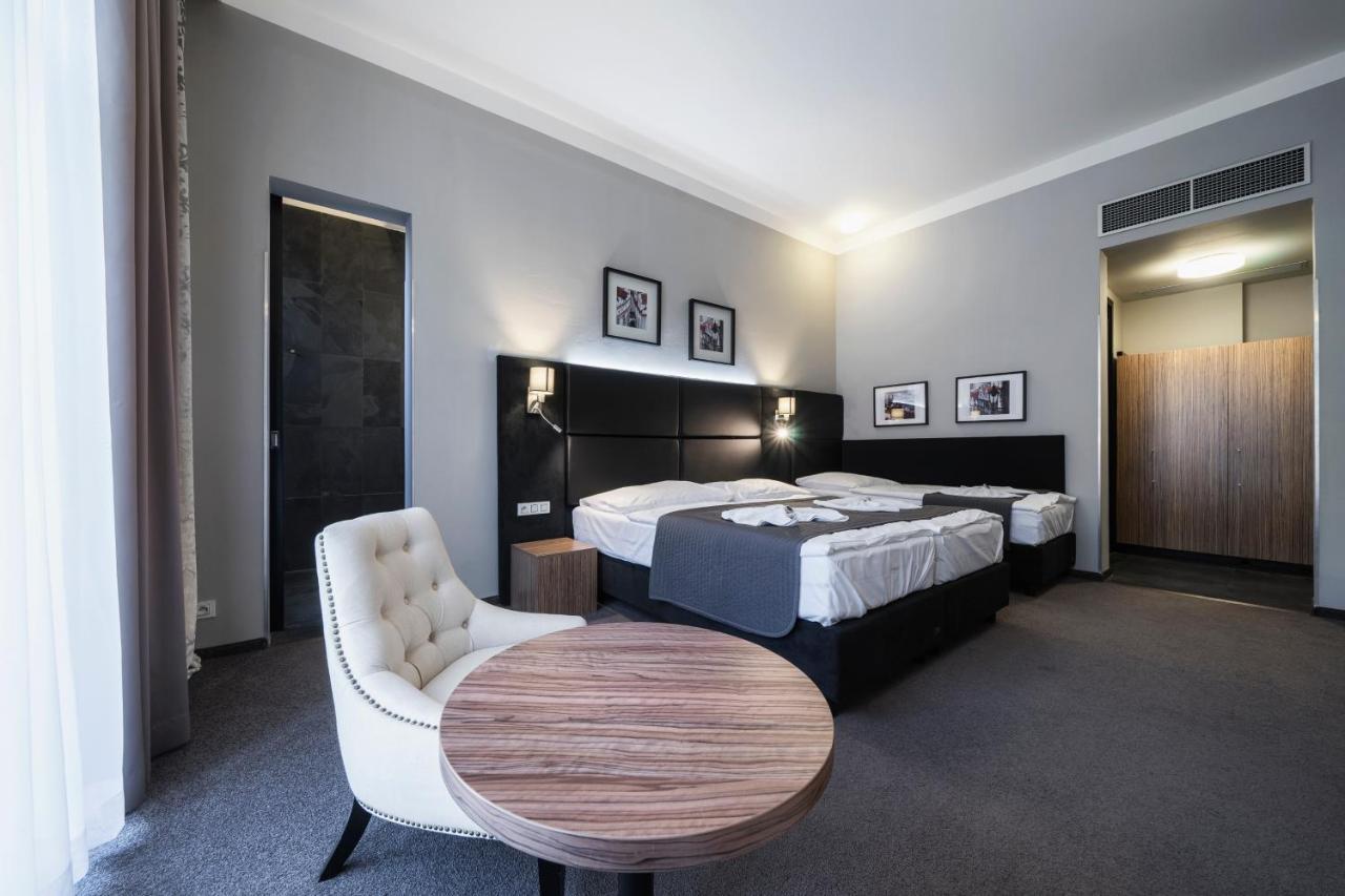 Noir Hotel 4*