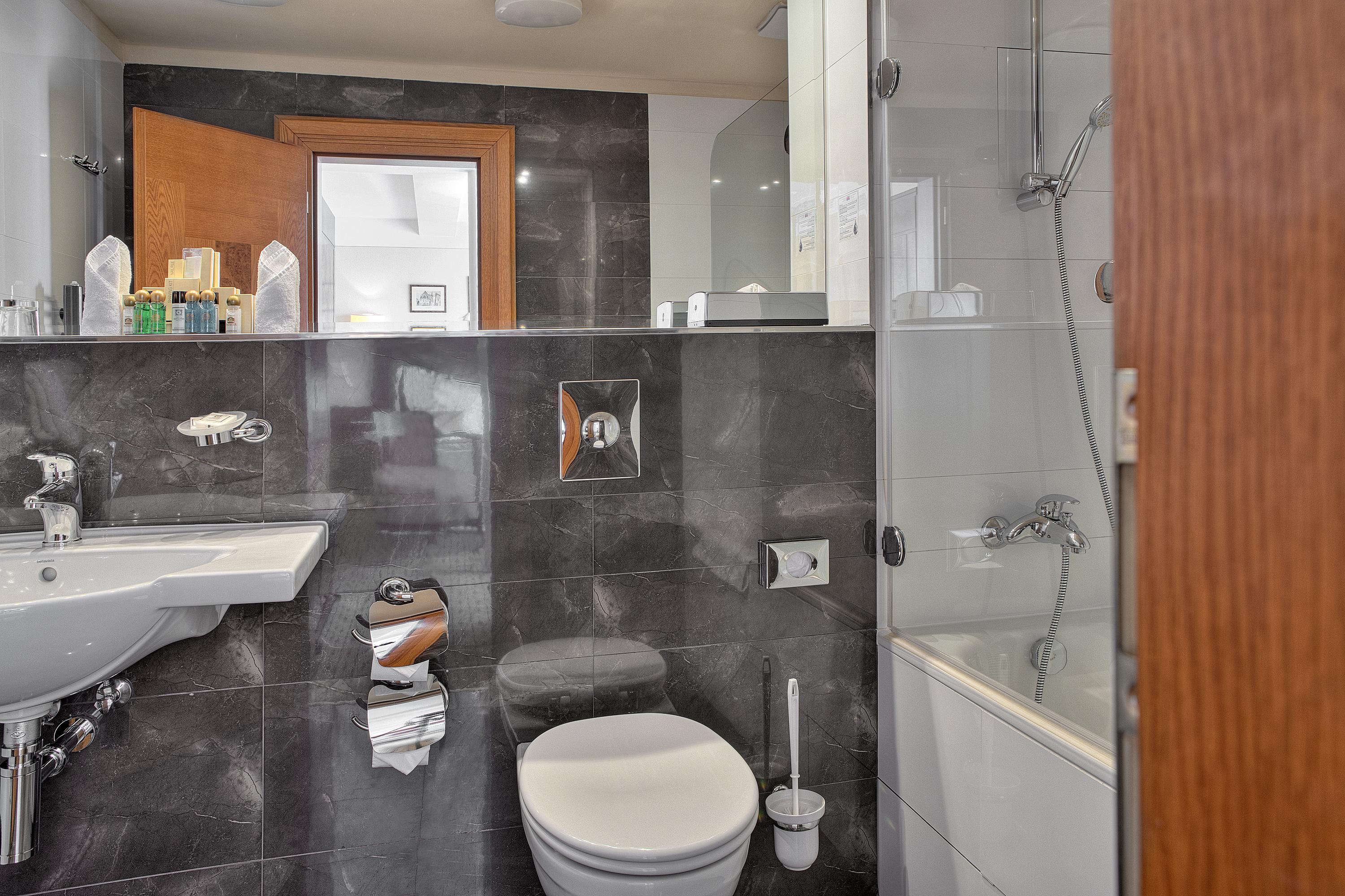 Hotel Majestic Plaza 4*