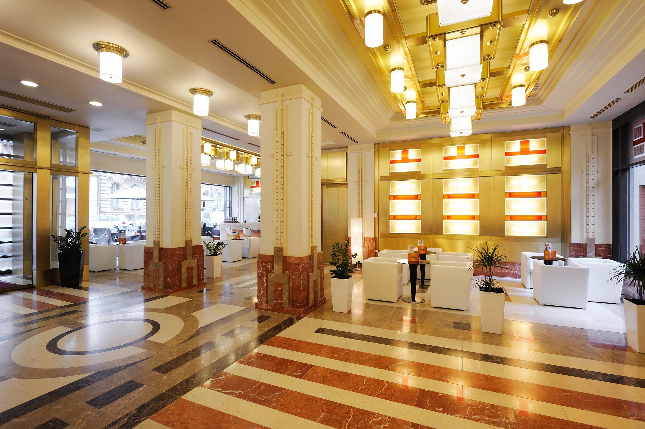 Hotel Majestic Plaza 4*