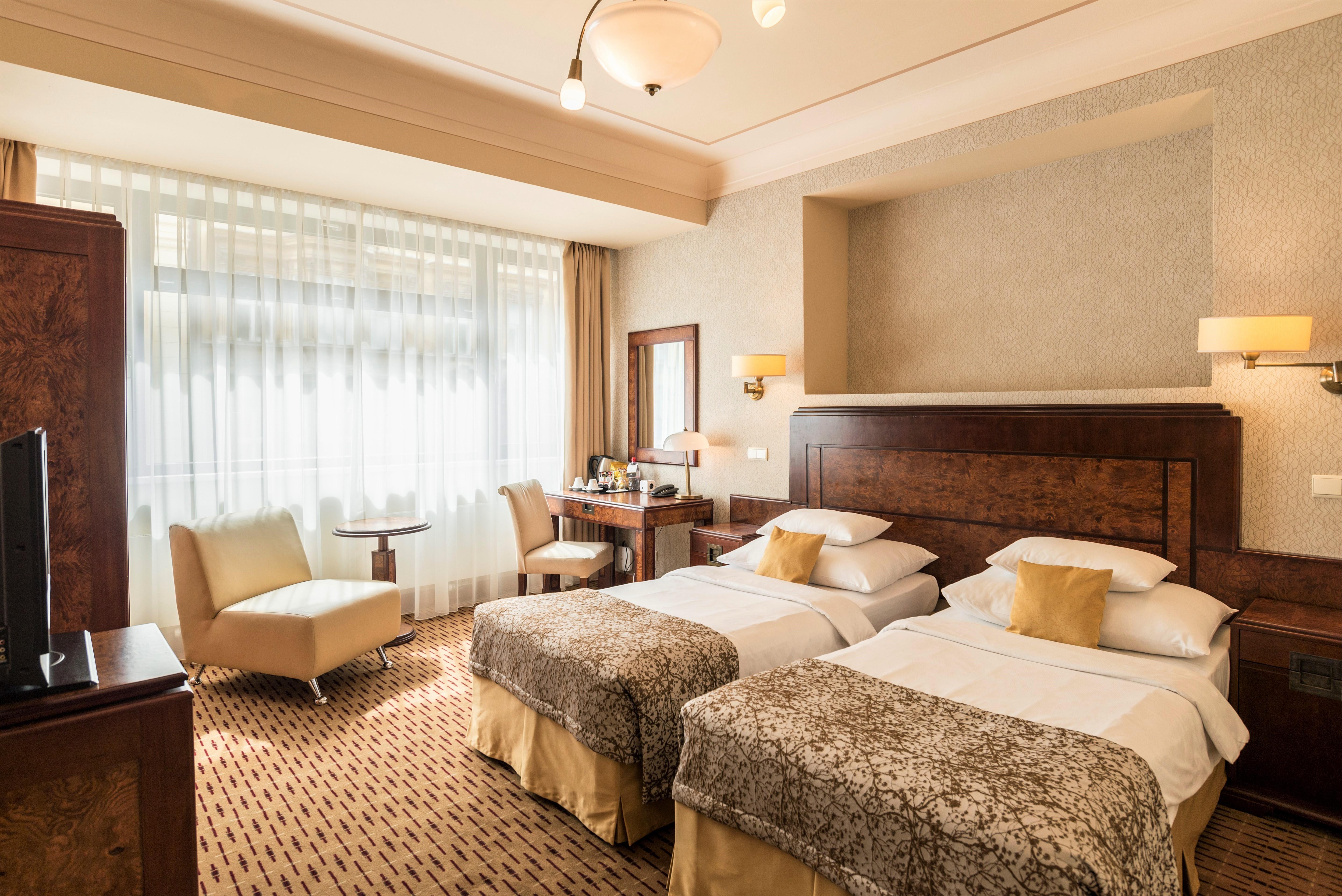 Majestic Plaza 4*
