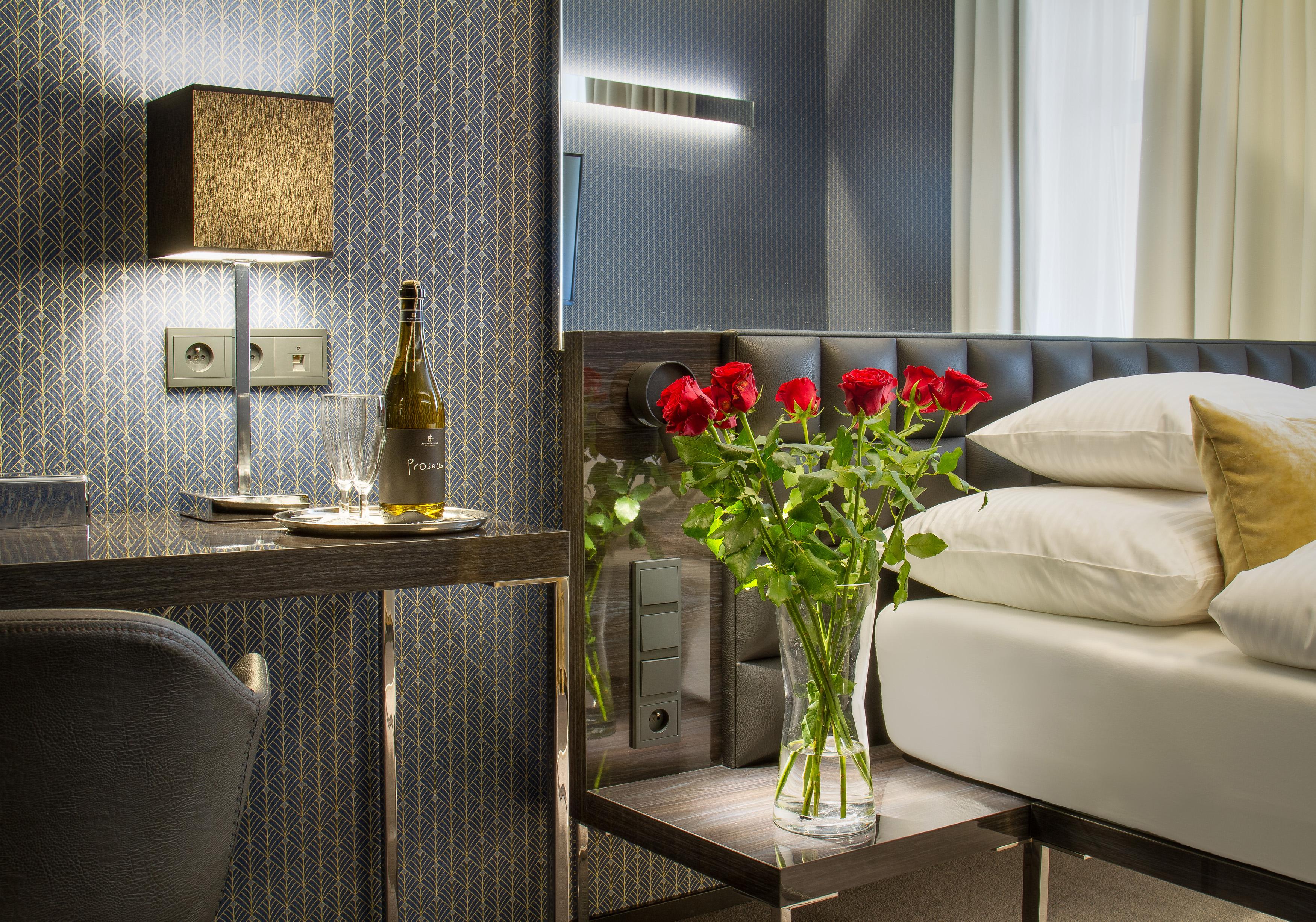 Otel Mucha 4*