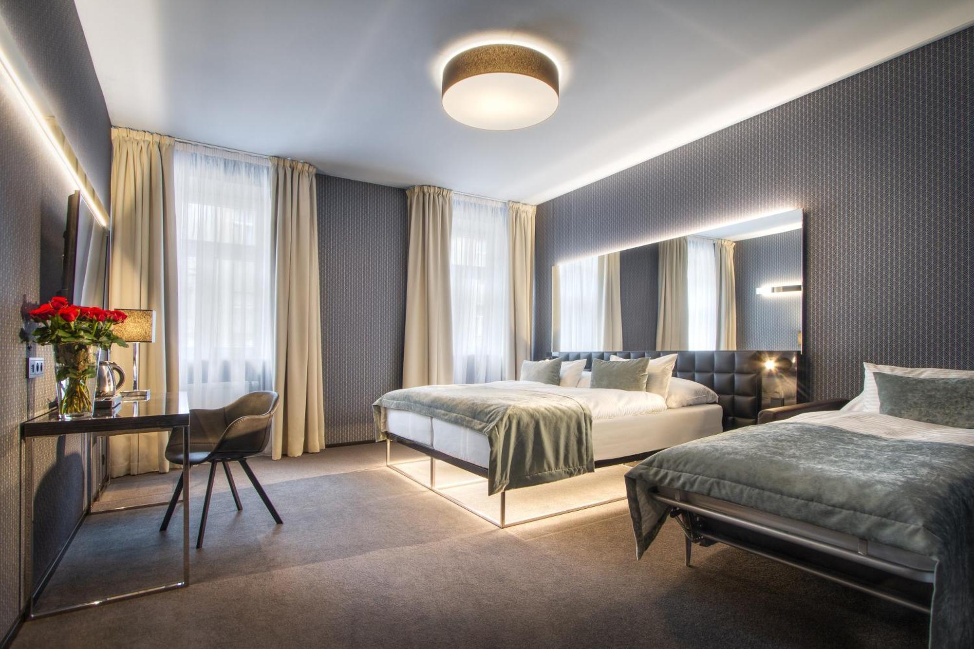 Mucha Otel 4*