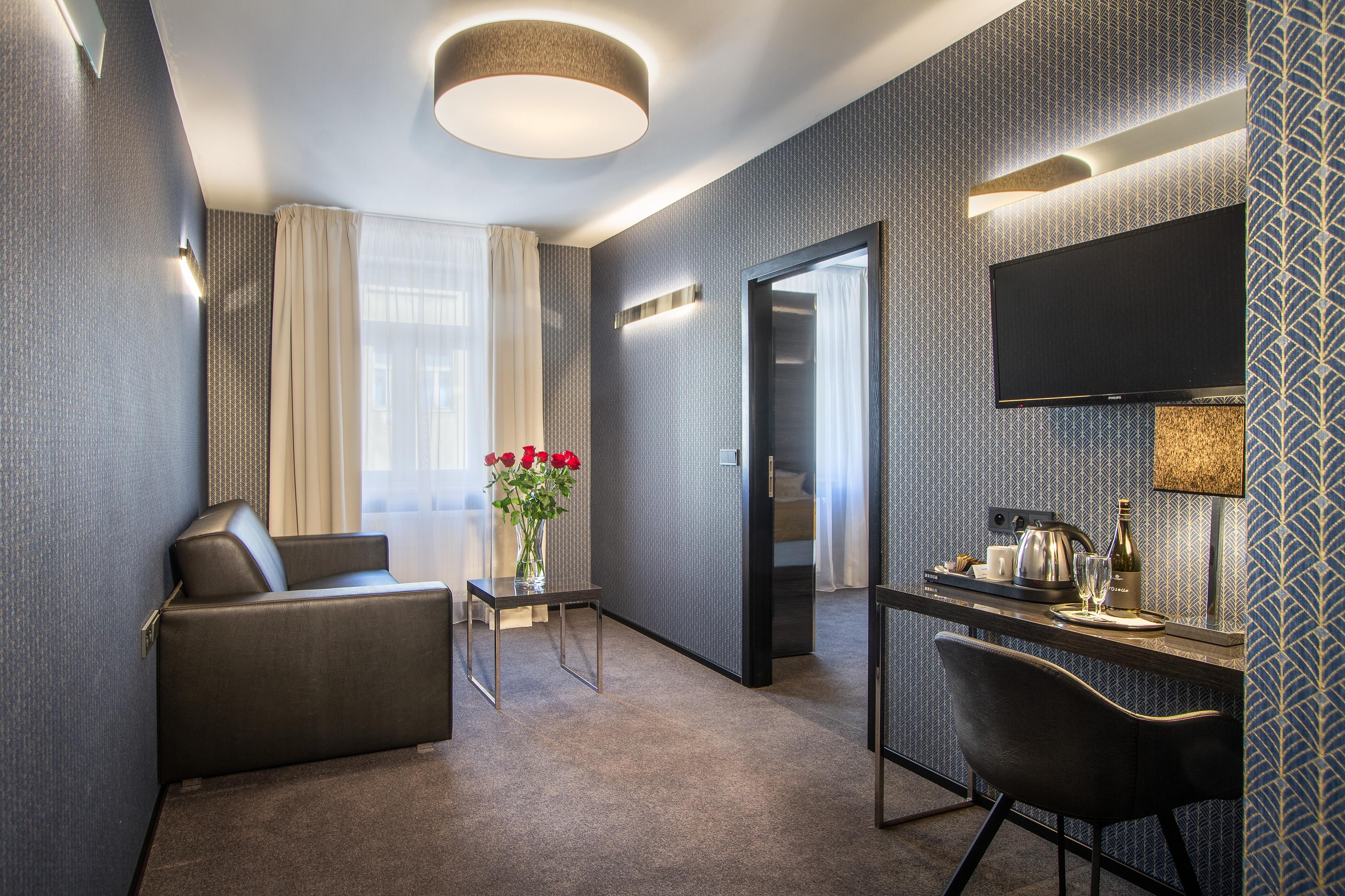 Otel Mucha 4*