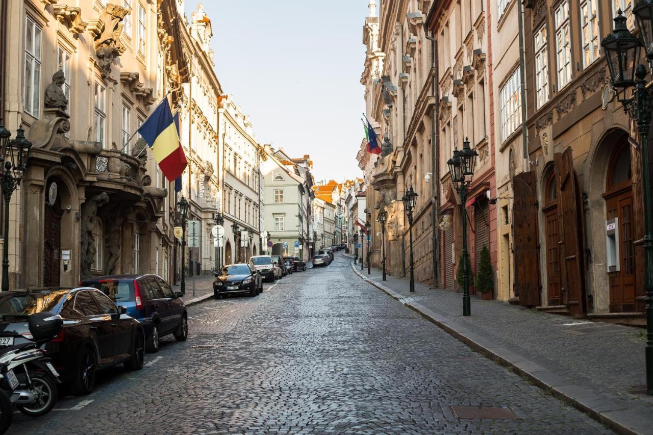 Hotel Nerudova 211 Prague