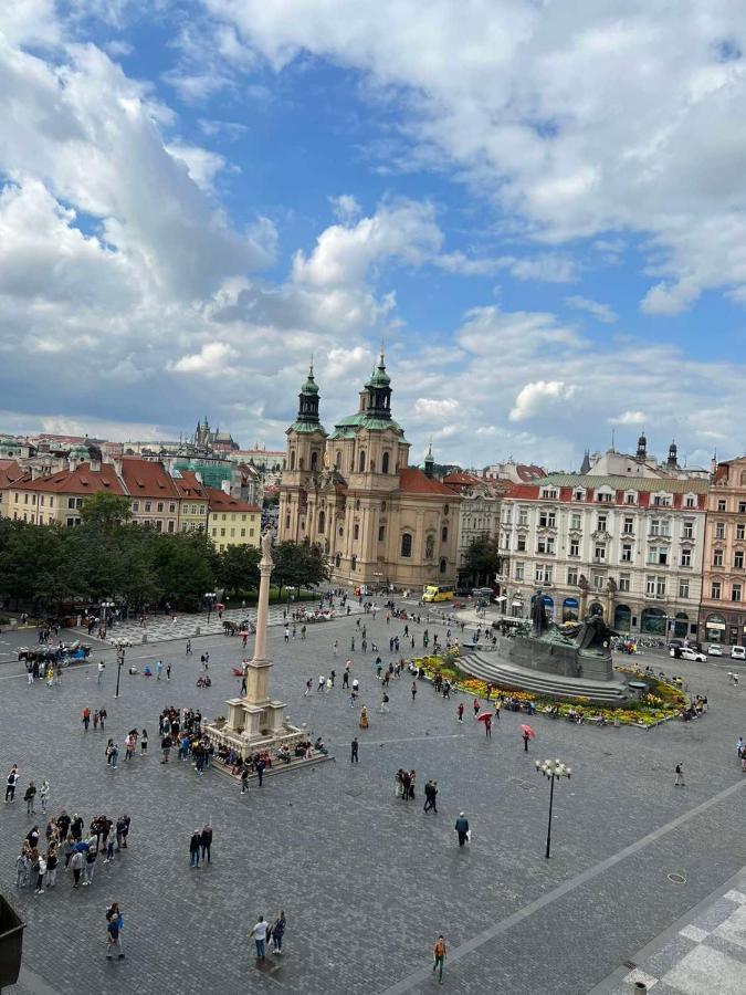 Daire Old Town Square *