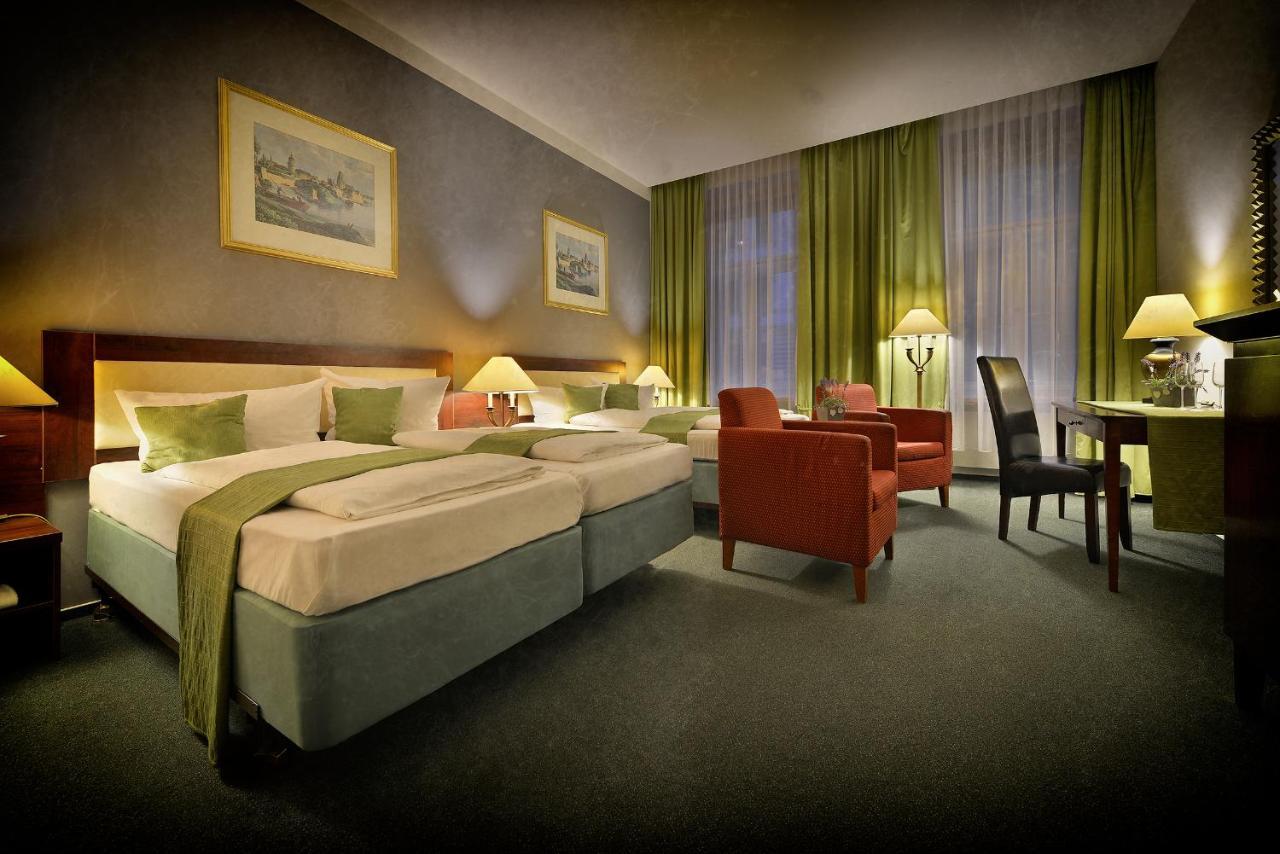 Hotel Season Three Stars Prague