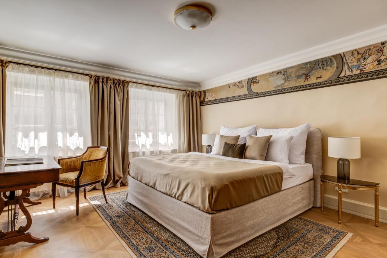 Hotel Nerudova 211 Prague