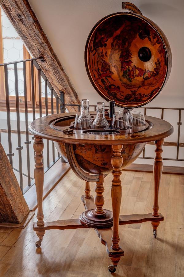 Hotel Nerudova 211 Prague